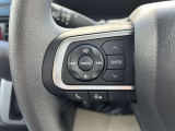 ステアリングスイッチ付き。前方から目を離すことなく操作することが可能です。