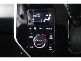 室内を快適温度にするオートエアコン!スイッチもシンプルで操作しやすく、オールシーズン快適なドライブに出かけられますね♪