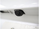 バックカメラが付いているので後方確認が非常にしやすいです。今や運転初心者も熟練者も必須装備!ついていて損はないですね♪
