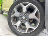 【純正オプション15インチアルミホイール】純正オプションホイールを装着。走行性能の向上に加え、外観もよりスタイリッシュになっています。