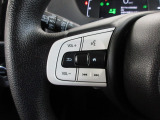 ハンドルにオーディオの操作スイッチが装備されています!視線を前方から外さずハンドルから手を離さずに操作できるのでとっても安全ですね♪