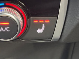 ●フロントシートヒーティング:運転席・助手席共に三段階で調節が可能なシートヒーターを装備しております。季節を問わず快適にご使用いただけます。