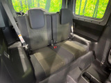 後部座席も気になるようなキズ・汚れやへたり等、大きなダメージはなく、良好な状態です。