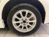 【15インチアルミホイール】外観にマッチしたアルミホイールを装着しております。各種アルミホイールや、スタッドレスタイヤも取扱いしております。是非ご相談ください♪