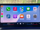 【アップルカープレイ】iPhoneがBMW車両とワイヤレスで接続されます。Apple CarPlayでは、オーディオストリーミングやメッセージングアプリがディスプレイに表示されます。