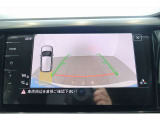 見えにくい車両後方の映像を画面に映し出してくれるバックカメラを搭載。不安に感じやすい車庫入れやバック駐車も安心して行っていただけます。