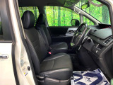 運転席シート廻りは使用感も少なく、良好な状態となっています。丁寧に使われていたことがよくわかりますね。