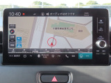 【ホンダコネクト対応ナビ】快適な操作性で、使える機能が満載!自動地図更新機能や24時間365日緊急サポート、スマートフォンを使ったドアロック解除・エンジン始動などといった便利な機能が搭載されています。