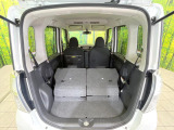 普段のお買い物や通勤、送迎等に十分な荷室スペースを確保しております。セカンドシートを倒すと、大きな荷物の積載も可能です♪