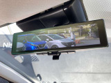 ◆◆◆スマートルームミラーです。乗員、ヘッドレスト、積載物などで遮られがちなルームミラーの後方視界を車両後方にあるカメラの画像を映し出しいつもクリアに保ちます。