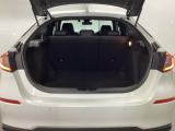 トランク荷室十分な容量あります。