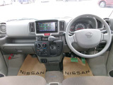 操作しやすい運転席廻り!操作パネルも使いやすい!!ドライブが楽しくなります!