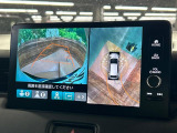 【マルチビューカメラシステム】専用のカメラにより、上から見下ろしたような視点で360度クルマの周囲を確認することができます☆死角部分も確認しやすく、狭い場所での切り返しや駐車もスムーズに行えます。