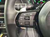 ステアリングにオーディオ操作スイッチが付いています。オーディオ画面に直接タッチしなくても操作が出来ますので、運転に集中できます。