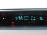 ハイブリッドカーといえばこちらのデジタルメーターです!外装も内装も先進的なフォルムですね♪ 走行少な目!!