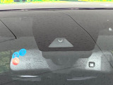 【トヨタセーフティセンス】走行中に前方の車両等を認識し、衝突しそうな時は警報とブレーキで衝突回避と被害軽減をアシスト。より安全にドライブをお楽しみいただけます。