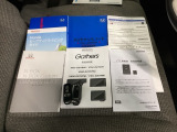 メンテナンスノート【点検整備記録簿・保証書】、取説も揃ってます。スマートキーはバッグなどにしまったままボタン操作でエンジンの始動・停止ができて大変便利です。
