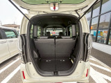 ラゲッジスペースもゆったりしています!!