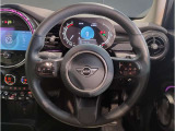 ミニ独特のゴーカートフィーリングと呼ばれる軽快なハンドリングはAT車、MT車のどちらでも楽しめます。