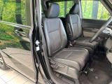運転席シート廻りは使用感も少なく、良好な状態となっています。丁寧に使われていたことがよくわかりますね。