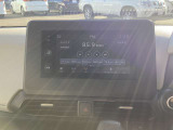 ディラーオプションの純正ディスプレイオーディオが装着されています。