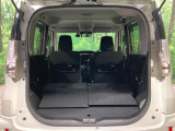 普段のお買い物や通勤、送迎等に十分な荷室スペースを確保しております。セカンドシートを倒すと、大きな荷物の積載も可能です♪