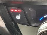 フロント両席にはシートヒーターが付いています!寒い日に便利な装備ですね。
