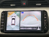 【アラウンドビューモニター】車を上から見下ろしているかのような映像で周囲の状況がひと目で確認、狭い駐車場に駐車するときも安心です♪