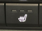 【シートヒーター】シートを温めてくれる暖房機器です!長時間座っていると負担が掛かりやすい背中や腰、または冬場などの寒い日に冷えやすい脚部に快適なぬくもりを伝えます。