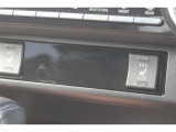 運転席と助手席にシートヒーターが付いています。