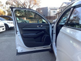 お車をお探しのお客様、ご購入までの流れや疑問点など一つ一つ丁寧にご説明させていただきます。 お客様にご納得頂ける一台を一緒にお探しさせて頂ますので、当店へ是非どうぞ!