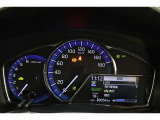 とっても見やすいメーターです。夜間時はラグジュアリーな気分にさせてくれる照明が魅力ですので、夜のドライブも楽しみになりますよ♪