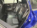 広々とした後部座席です♪気になるキズや汚れなどなく良好な状態です。