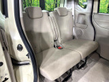 後部座席も気になるようなキズ・汚れやへたり等、大きなダメージはなく、良好な状態です。
