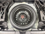 今ではオプションになってしまったスペアタイヤが装備されています。万が一の時に役立ちます☆☆
