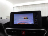 ガイドラインも表示されるバックカメラが付いているので、車庫入れが苦手という方も安心です♪