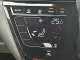 オートエアコンです!温度を設定すれば自動で空調調整をしてくれます。