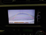 バックモニターを装備しています。車庫入れ時等に車両後方が確認出来るのでとても便利です。