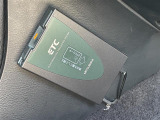 【ETC】有料道路を利用する際に料金所で停止することなく通過できる、ETC車載器(ノンストップ自動料金収受システム機器)が装備されています。セットアップを行うことで利用可能になります。