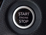 【プッシュスタート】キーが車内にあれば、エンジンの始動・停止はブレーキを踏んでスイッチを押すだけ!キーを取り出す手間を省き、ワンプッシュで操作するので簡単でスムーズ!