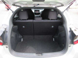 開口部の広いラゲージスペースは、ゴルフバックなどの荷物もラクラク積み込めます。
