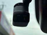 前後タイプの純正ドライブレコーダーが付いています!後方撮影も出来るのであおり運転や後方からの衝突事故への対策になります。スマホアプリで録画画像を確認することも可能です!!