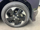 純正のアルミホイールで足元すっきり