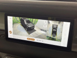 ◆【3Dサラウンドカメラ】は狭い場所でも安心して駐車できるようにサポート。タッチスクリーンの表示と音で障害物との距離を確認できます。車幅感覚に慣れていない方や駐車の苦手な方には必見の装備といえます♪