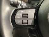 ステアリングにオーディオ操作スイッチが付いています。オーディオ画面に直接タッチしなくても操作が出来ますので、運転に集中できます。
