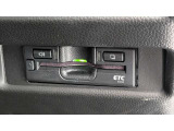 ビルトインタイプのETC車載器搭載。運転席側に装着されているのでカードの抜き差しも簡単です。
