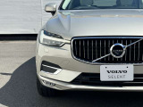 北欧流のラグジュアリーを体現したXC60。伝統的なスカンジナビアン・デザインを継承しながら、躍動感にあふれ優雅な雰囲気を身にまとう、新しい潮流を具現化したスタイリングです。