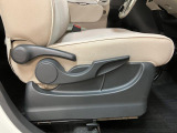 細かくドライビングポジションを設定できるので運転し易く、疲れにくいですね♪