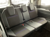 3列目シートもゆったりスペースです。家族みんなでのお出かけ、長距離ドライブも快適です。