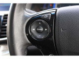ステアリングスイッチからオーディオの操作が可能です。